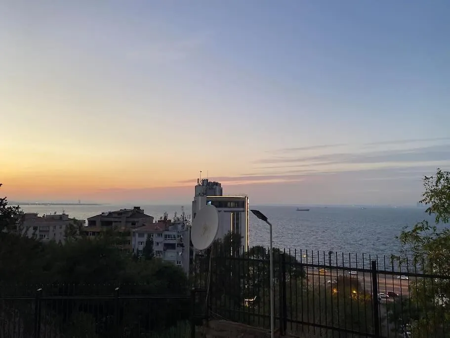 Daire Stone Studio With Beautiful View In Heart Of İzmir Türkiye